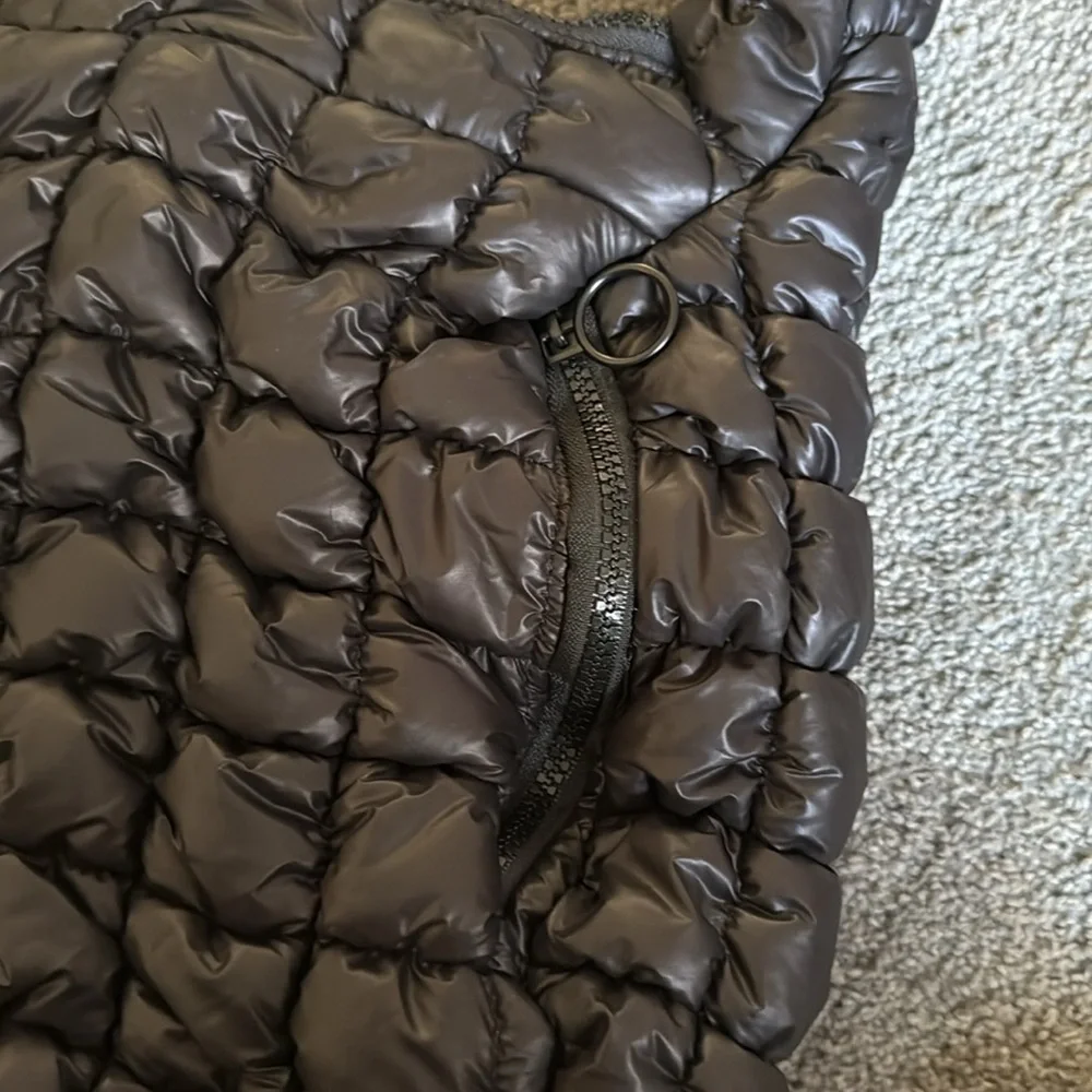 Simply Southern Large Black Quilted Puff Shoulder/Tote Bag. 3 zipper pockets. - Picture 5 of 11